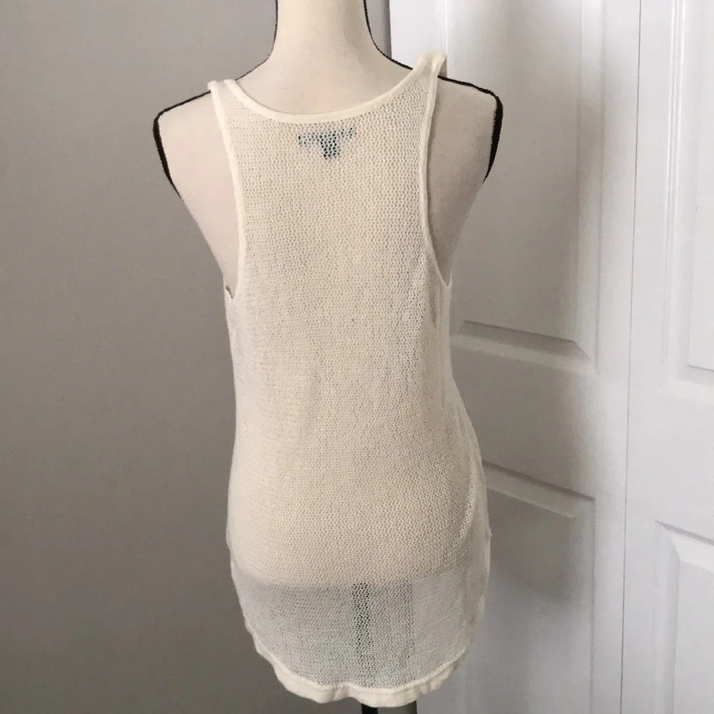 GAP/ AMERICAN EAGLE Women Bundle Of Three Tops | L